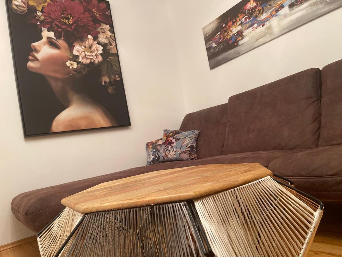 Greenleaf Walhalla-Apartment - Highspeed Wlan - Netflix - Suedbalkon Tegernheim Buitenkant foto